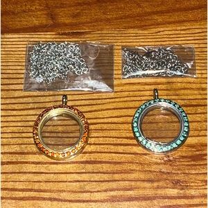 Living locket necklaces